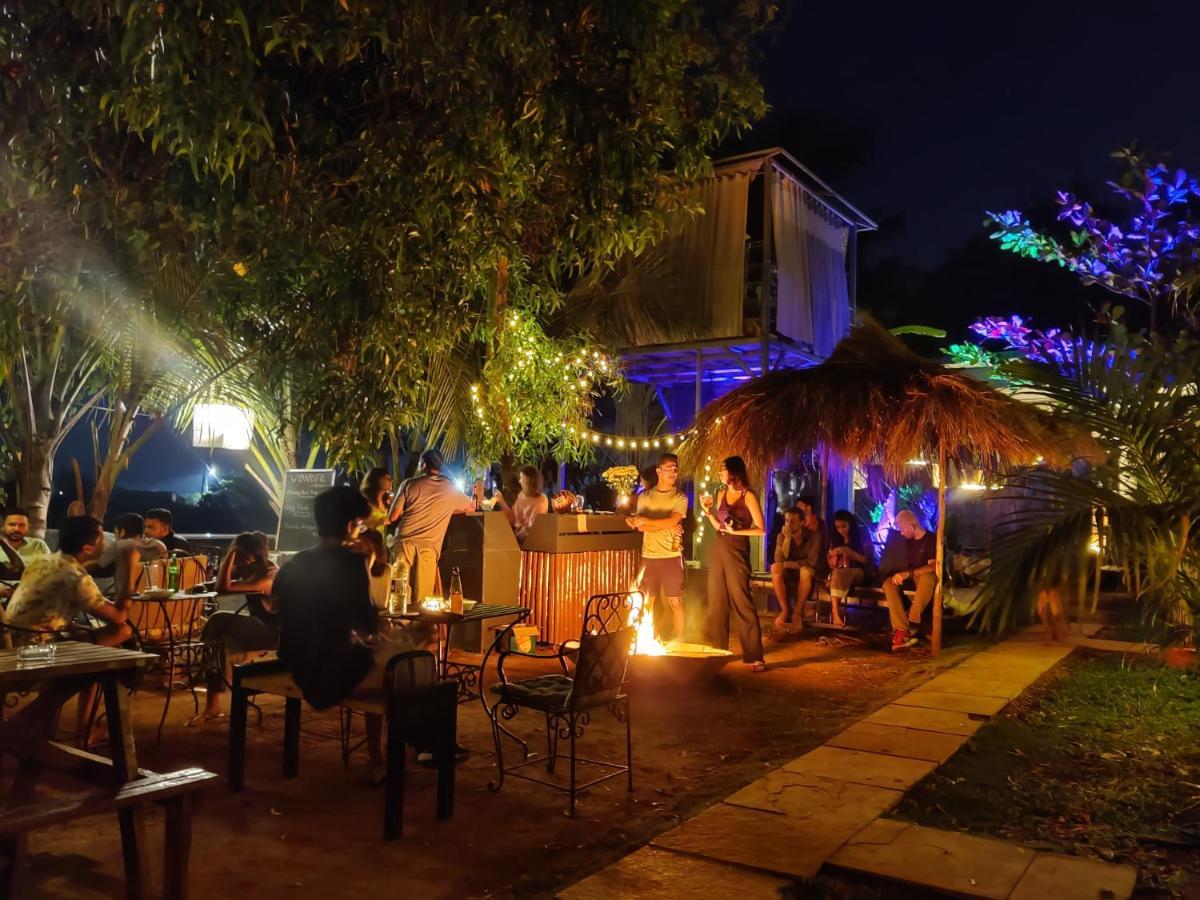 Wonderland Hostel Anjuna Exterior foto